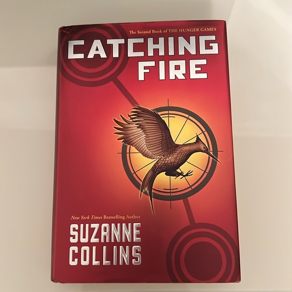 Catching Fire The Hunger Games Book 2 - Picture 1 of 6